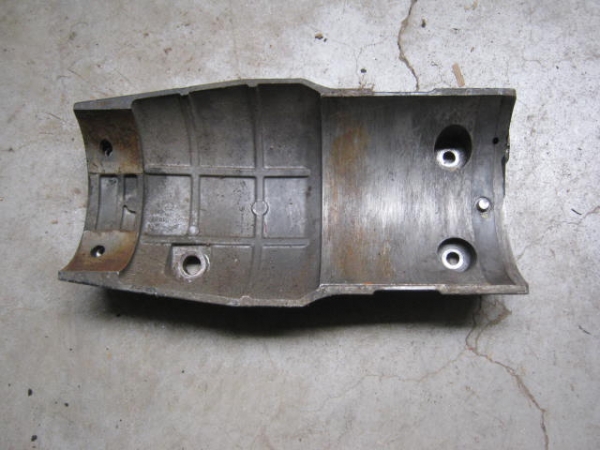 Halter für Lichtmaschine